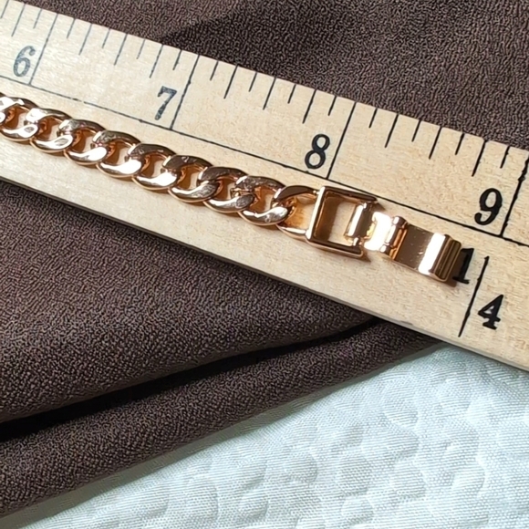 Chunky Gold Chain Bracelet, Thick Large Oval Link Bracelet, Bold Modern Feminine - Picture 9 of 10